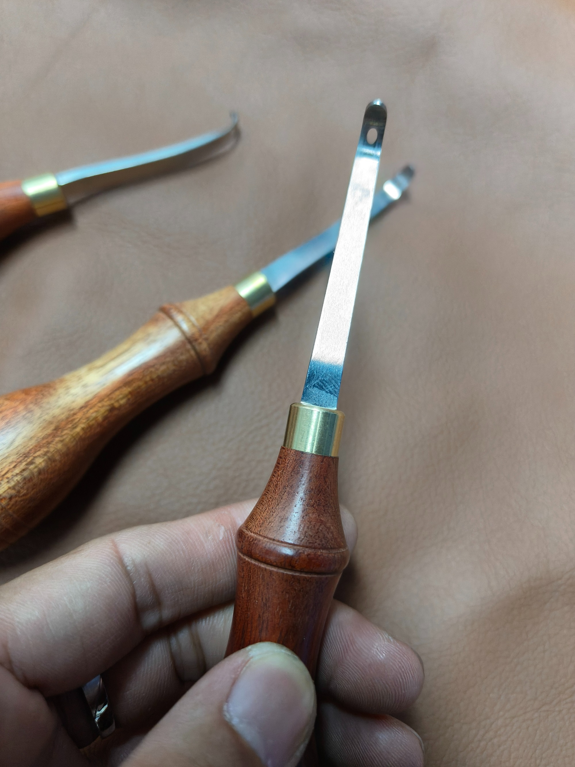 American style edge beveler