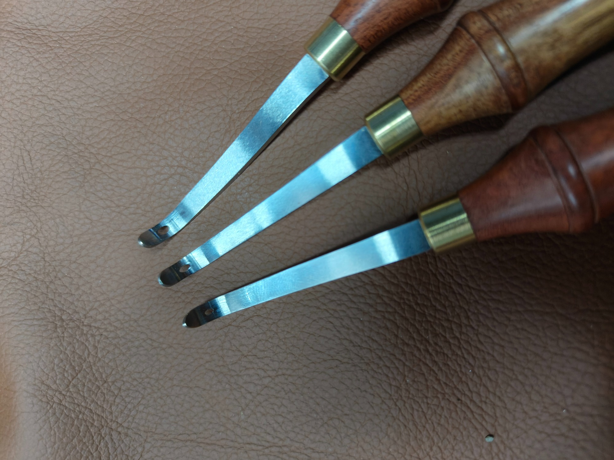American style edge beveler
