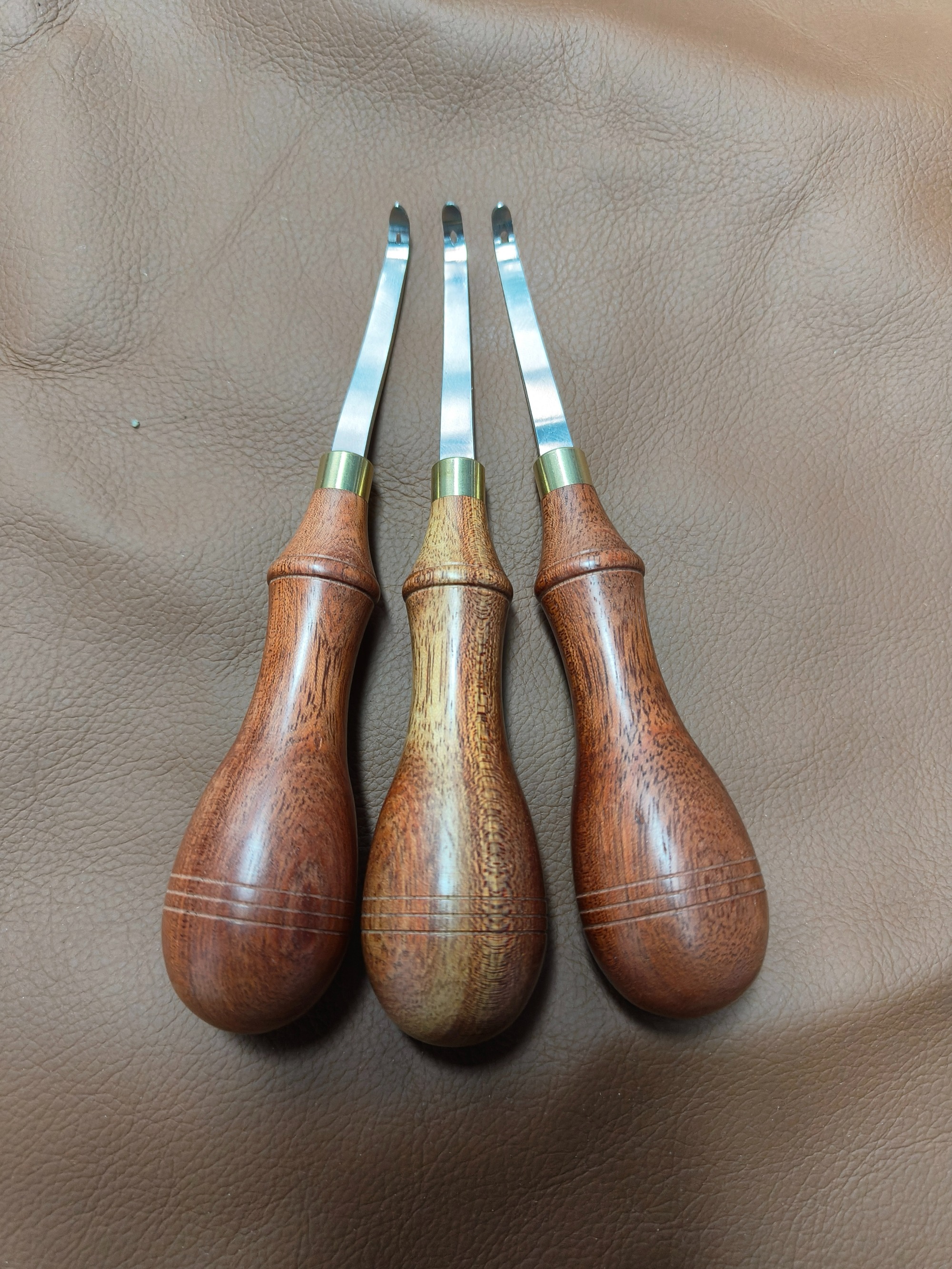 American style edge beveler