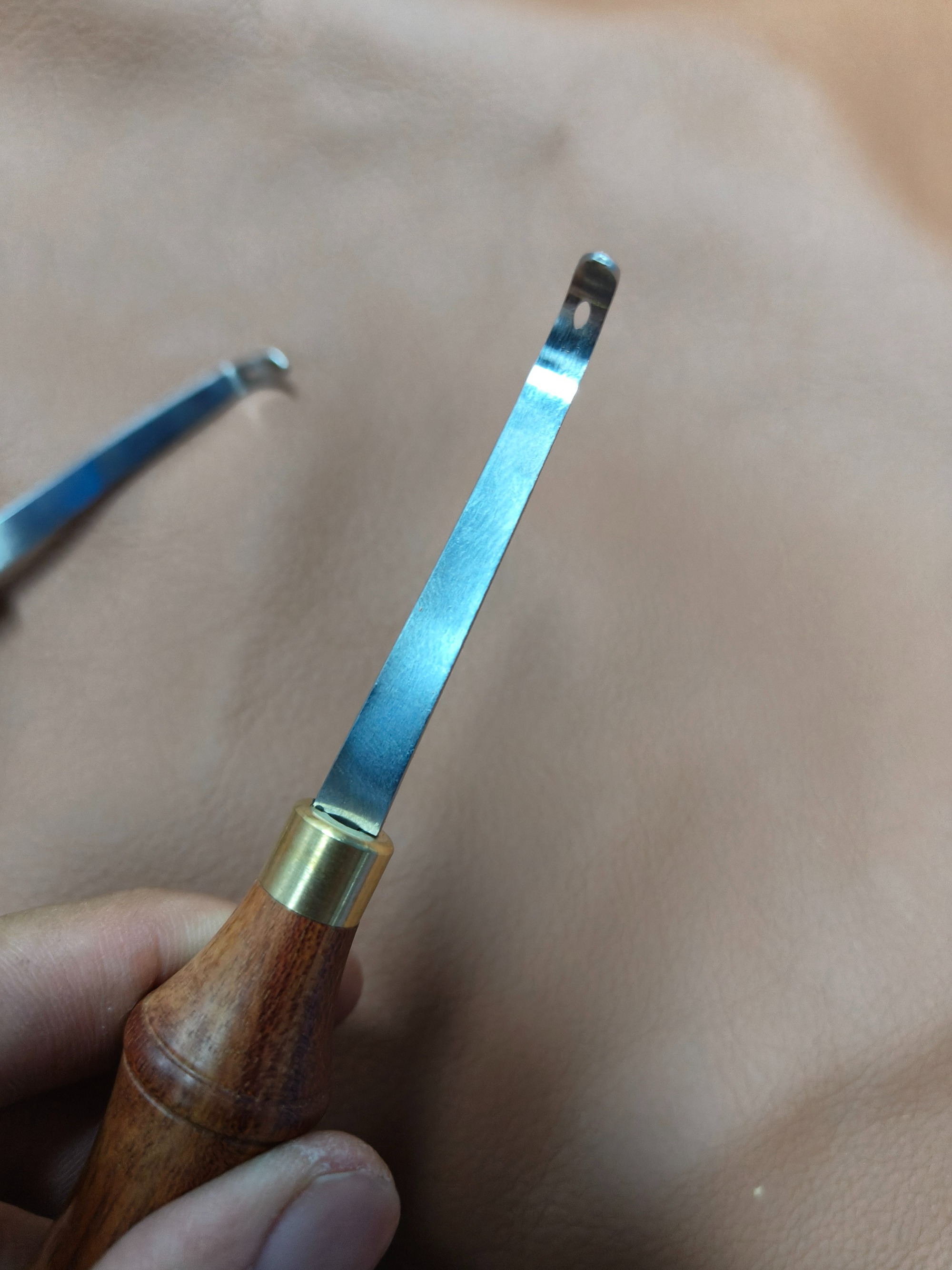 American style edge beveler
