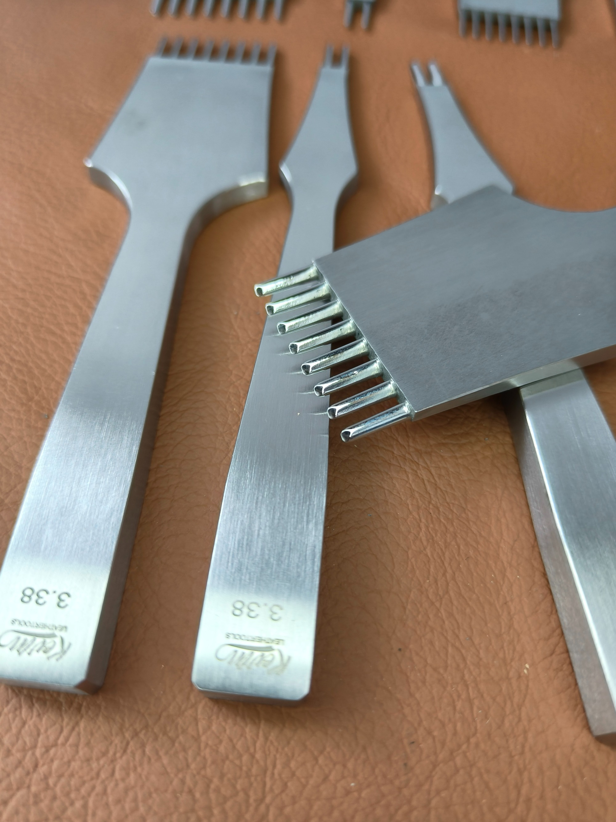 (New) Oval Tooth Stitching Chisel