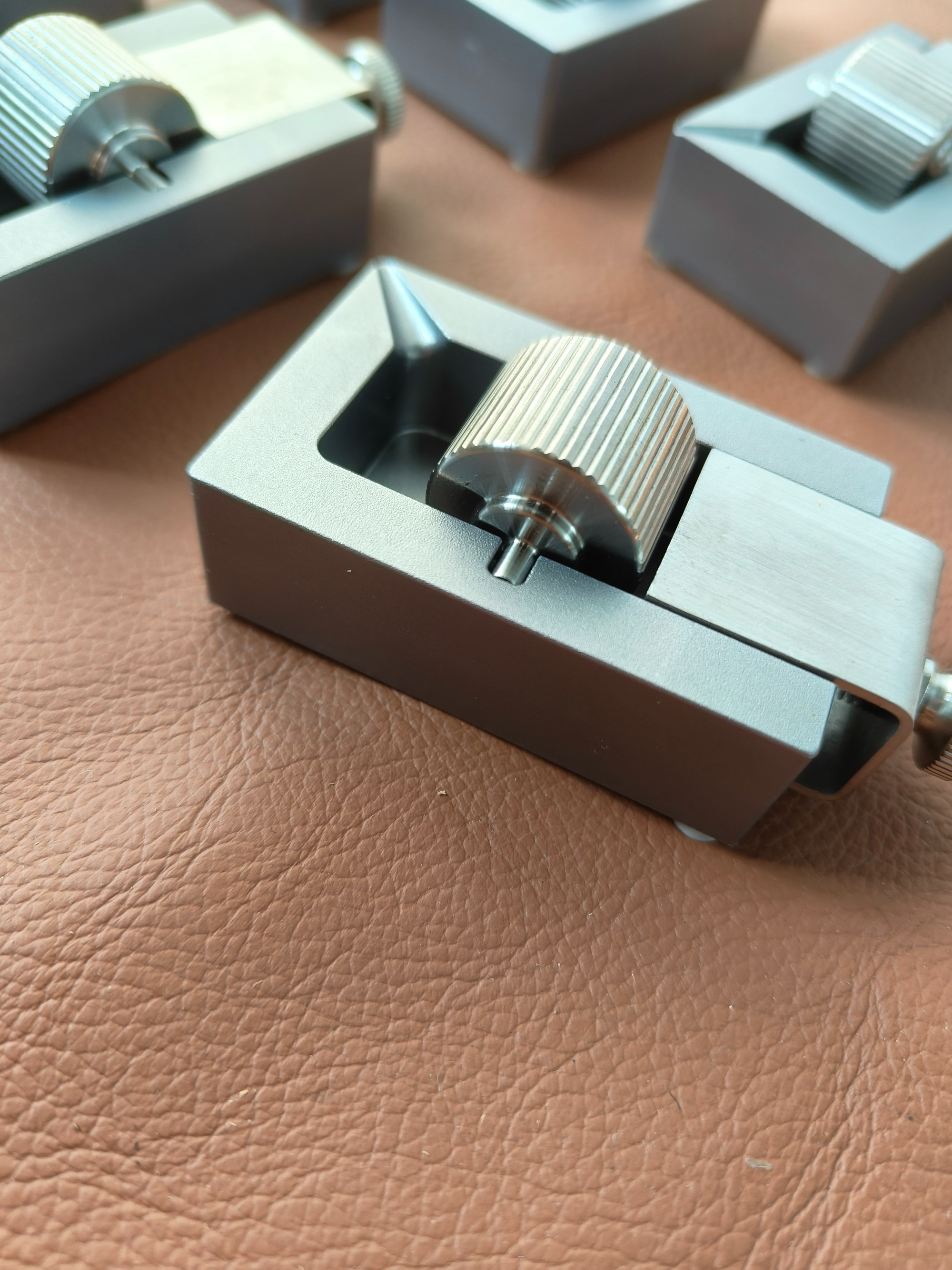 KL aluminum edge paint box