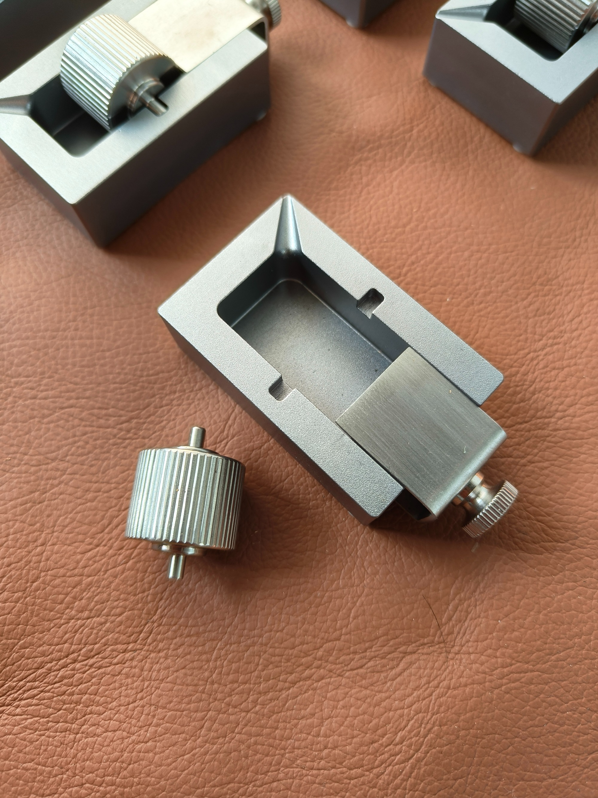 KL aluminum edge paint box