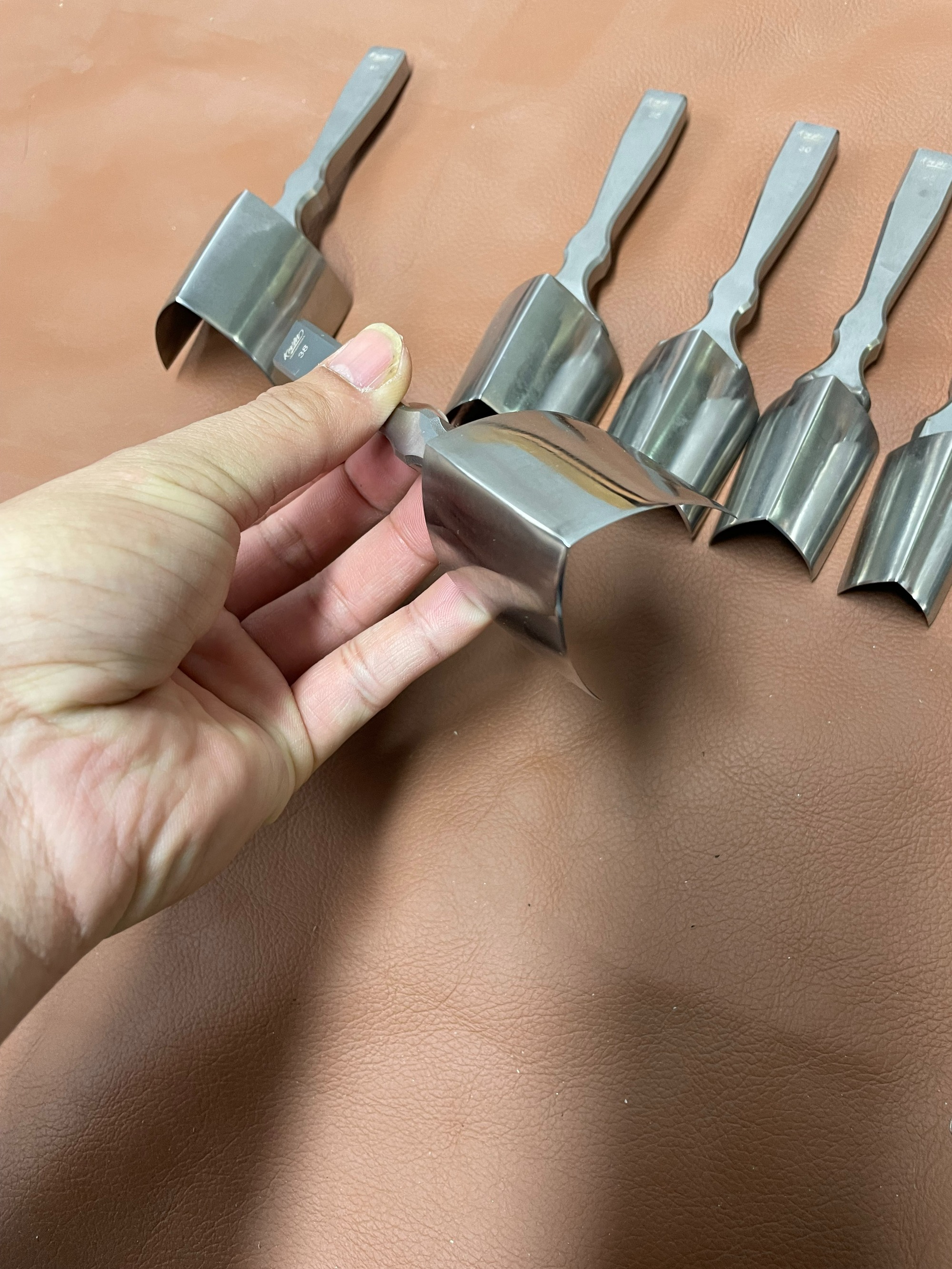 KL New belt punch V shape