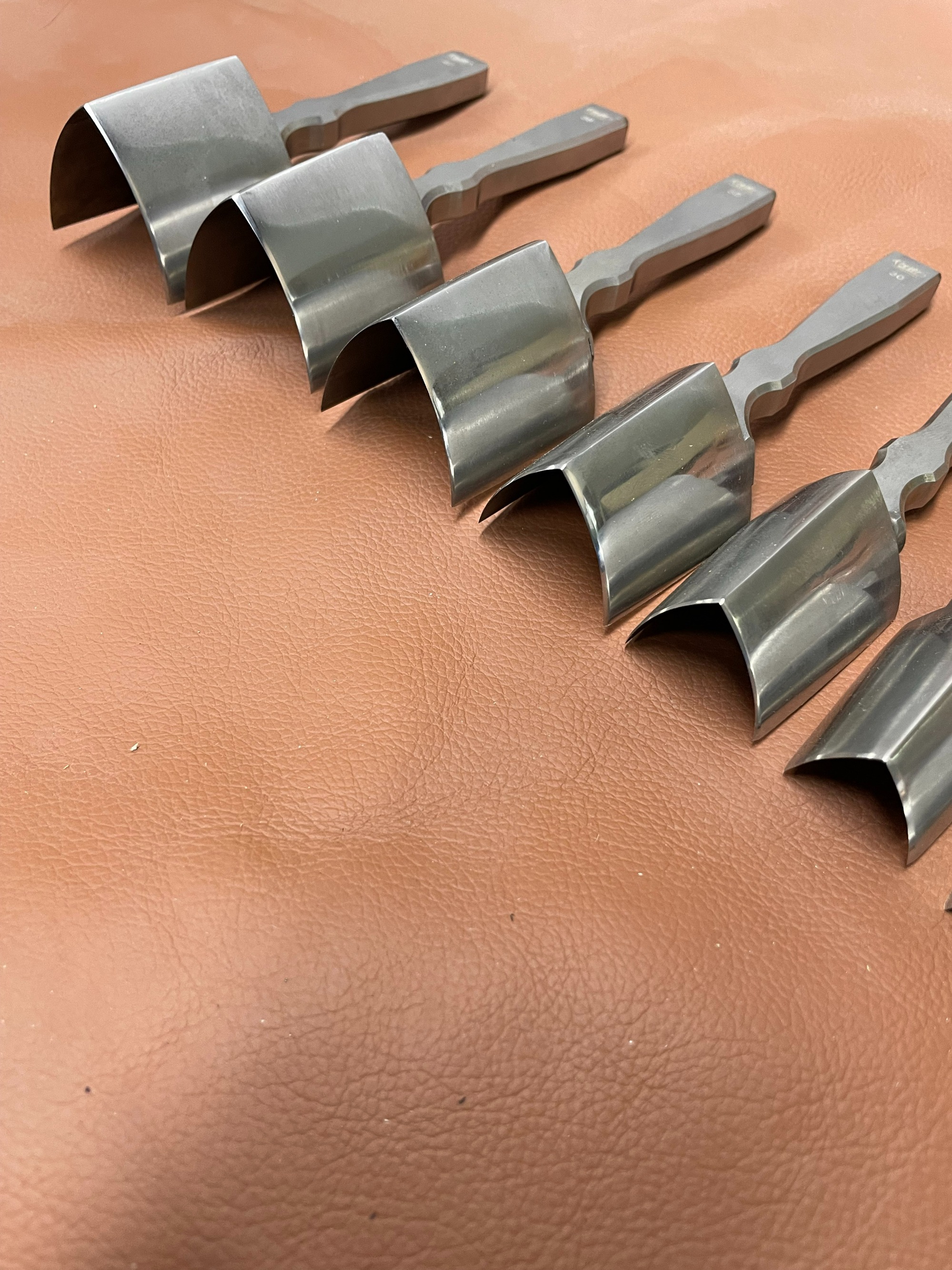 KL New belt punch V shape