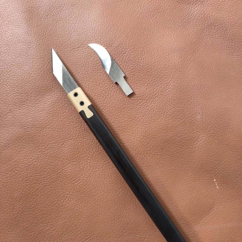Interchange blade pen pattern knife