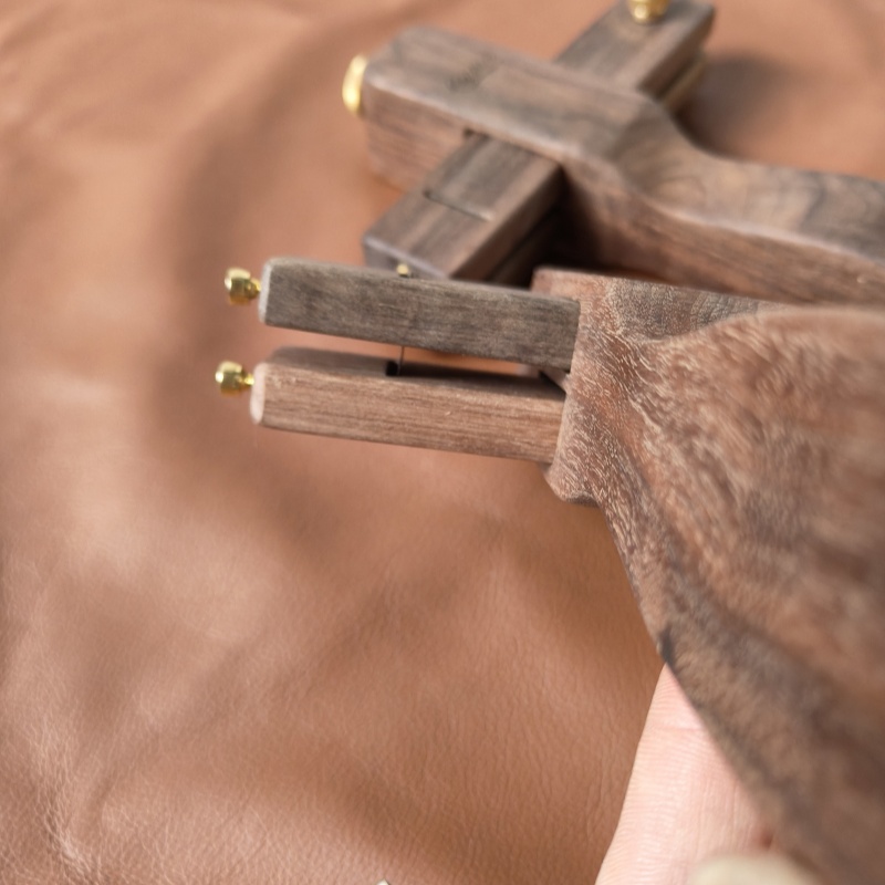 KL Black  Walnut Strap Cutter