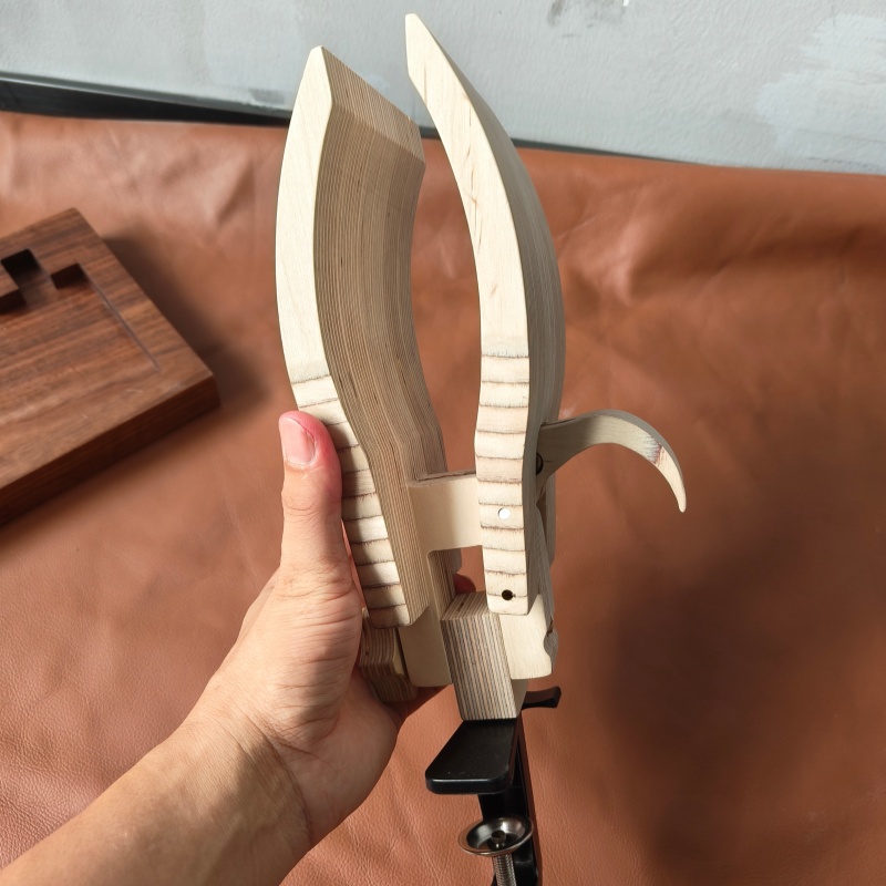 Stitching Pony (Wide)
